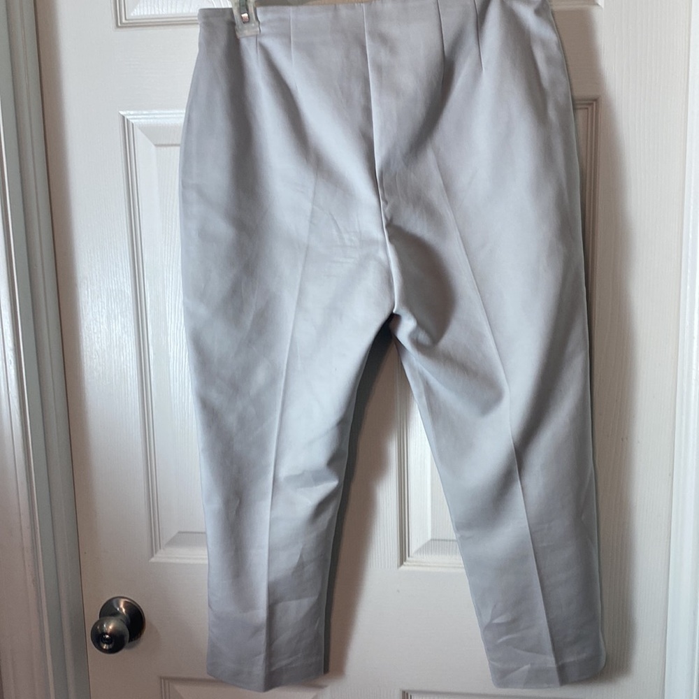 Chico’s So Slimming Crop Pants Flat Front Side Zip Size 8/10 - Picture 6 of 7